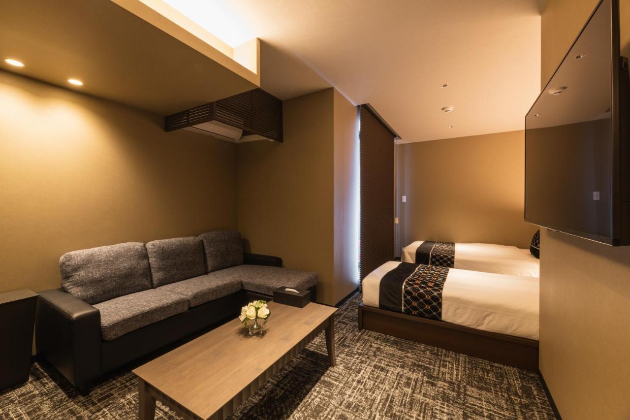 Grand Base Kagoshima Chuo Aparthotel Buitenkant foto